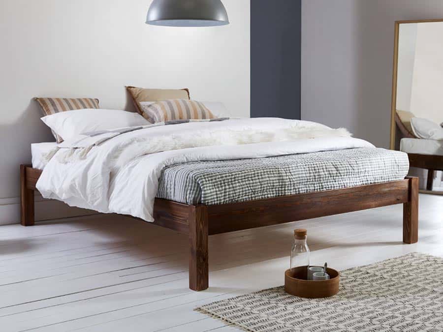 Full mattress on on sale queen platform bed
